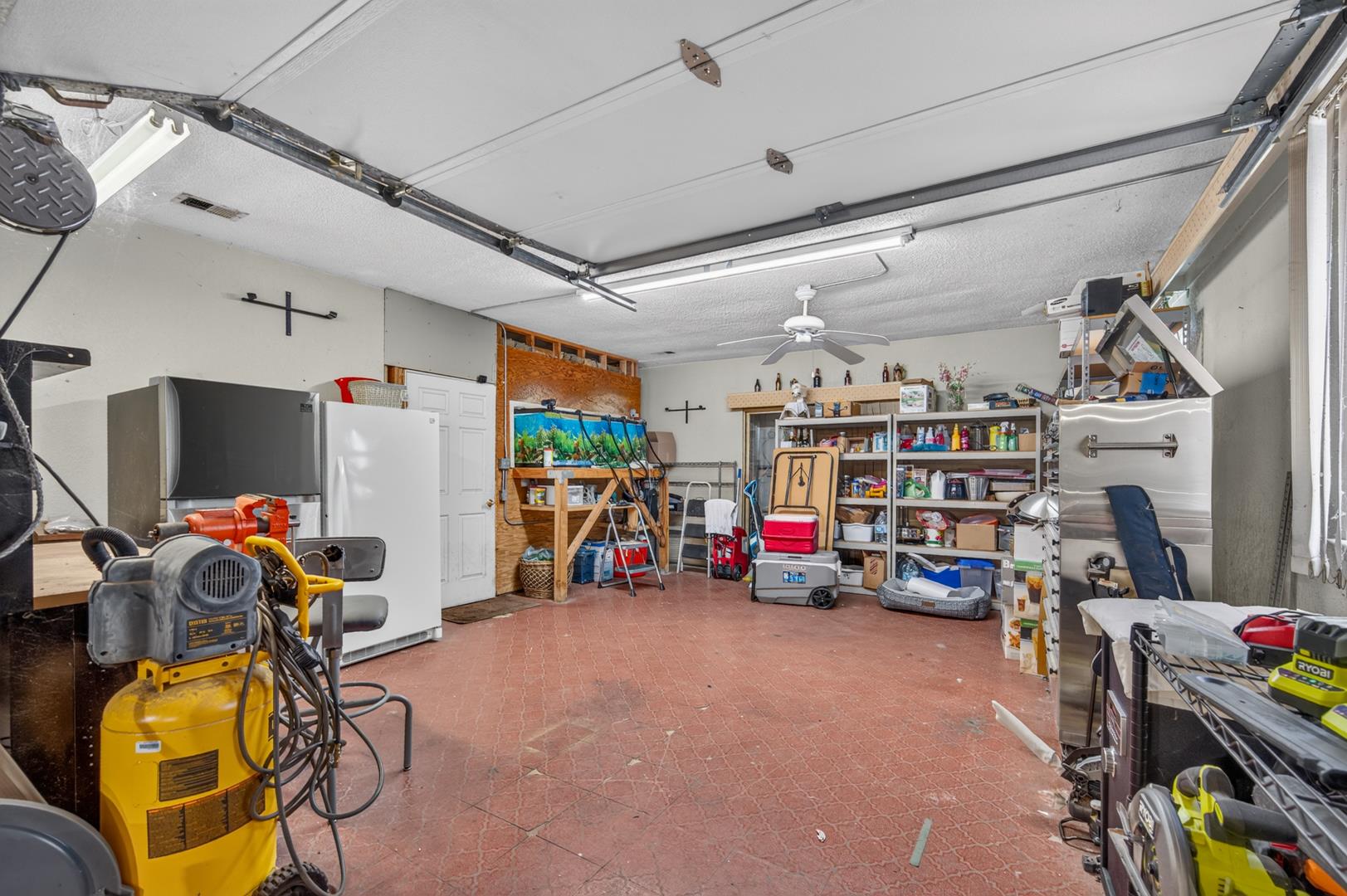 6197 N Fruit Ave, photo 83