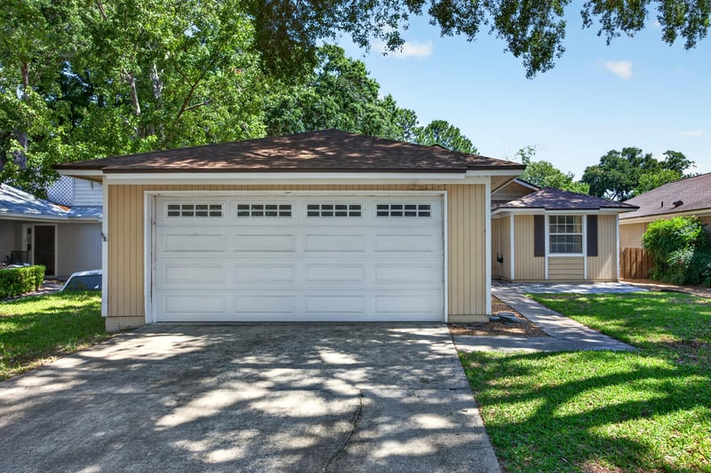 Photo 34 of 4341 Lake Woodbourne Dr S, Jacksonville, FL 32217, photographed by Megapixeler