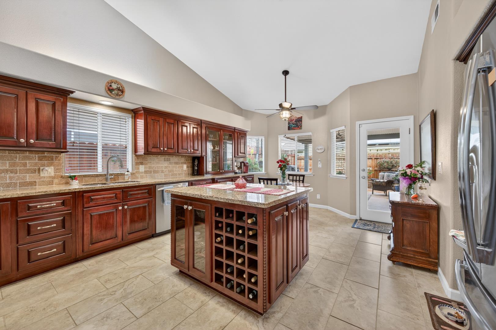 2450 E Fox Glen Ave, photo 11
