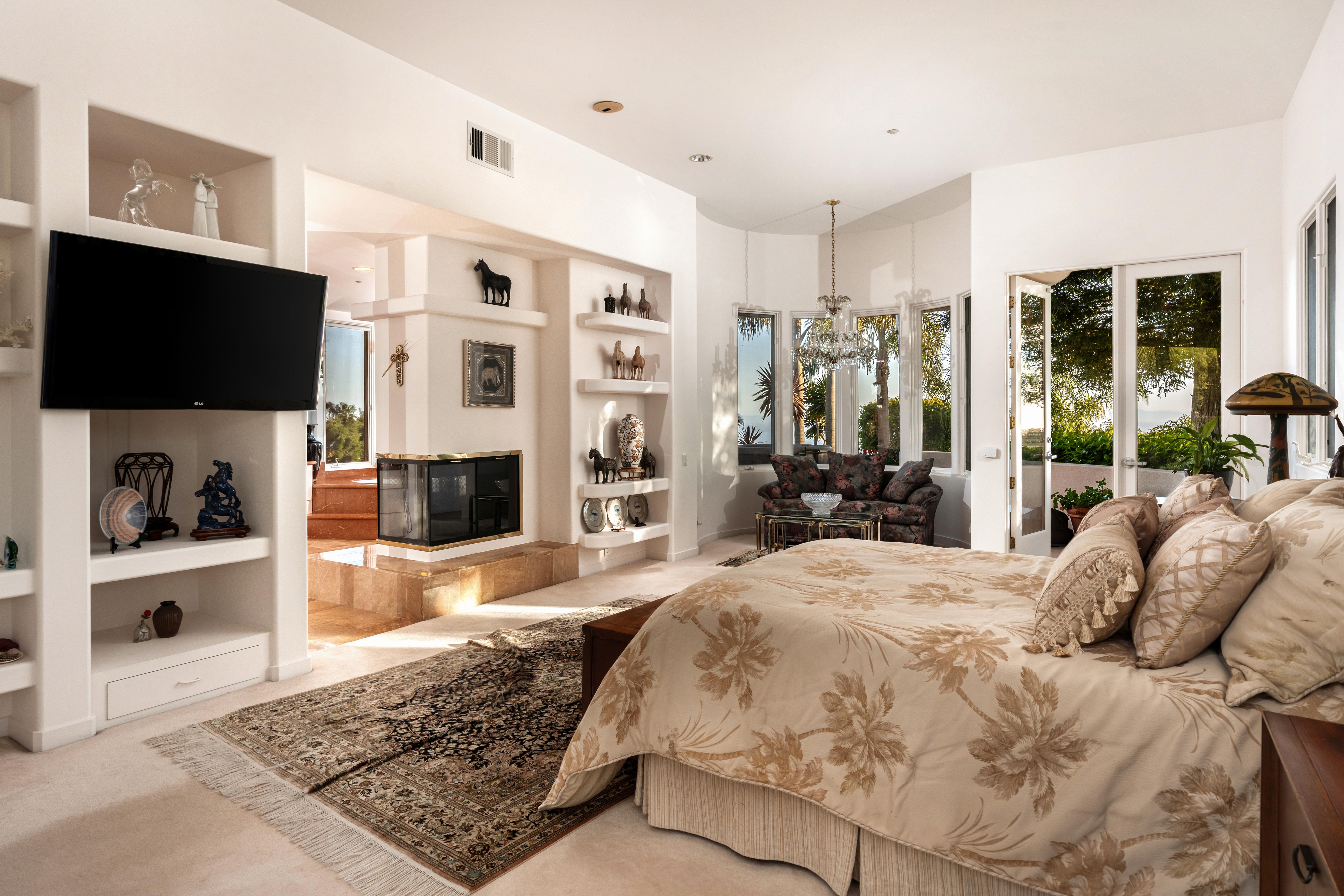 Real estate photography virtual tour of chef's kitchen at 11 Hunt Drive, Santa Barbara CA by VirTour Media