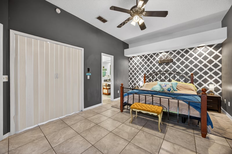 Photo 17 of 8051 Copperfield Cir N, Jacksonville, FL 32244, photographed by Megapixeler