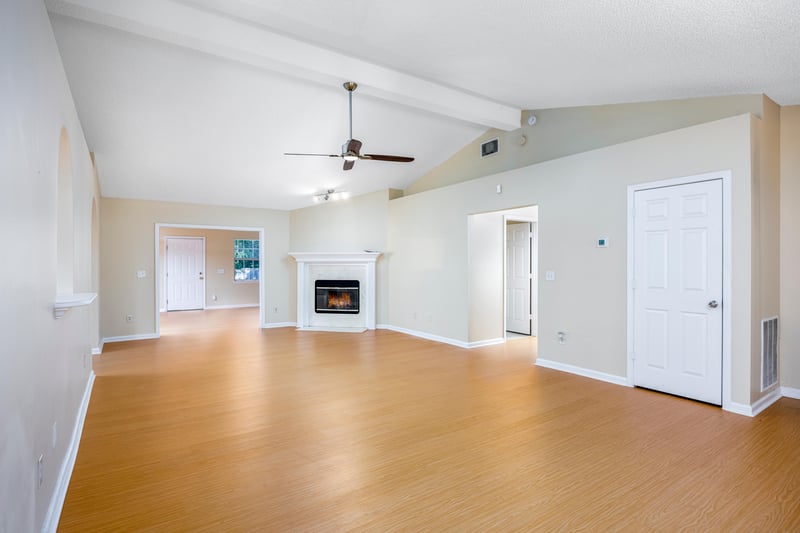 Family Room at 2007 Hovington Cir E, Jacksonville, FL 32246