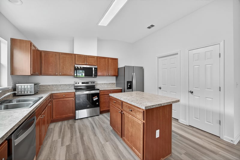 Photo 13 of 7551 Mishkie Dr, Jacksonville, FL 32244, photographed by Megapixeler