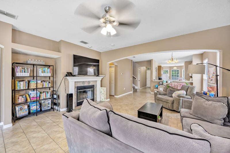 Photo 8 of 8064 Tuxford Ln, Jacksonville, FL 32244, photographed by Megapixeler