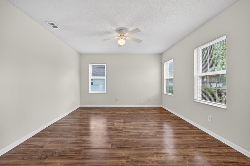 Photo 6 of 821 Oak Arbor Cir, Jacksonville, FL 32206, photographed by Megapixeler