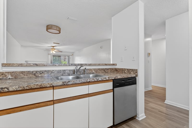 Photo 15 of 1604 Arcadia Dr, Jacksonville, FL 32207, photographed by Megapixeler