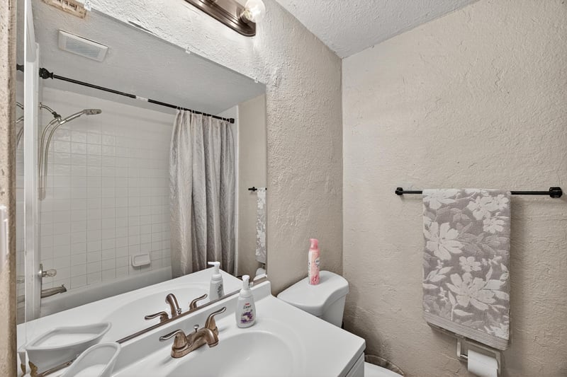 Photo 22 of 409 Parkwood Dr, Orange Park, FL 32073, photographed by Megapixeler