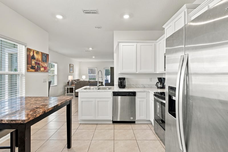 Kitchen counter and cabinetry, photographed by Megapixeler on Haymon Ave, Jacksonville