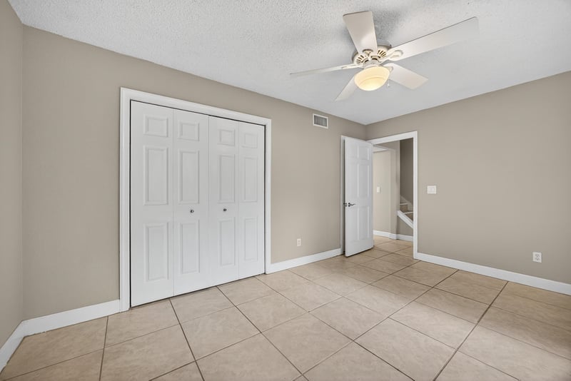 Photo 23 of 3945 Oak St, Jacksonville, FL 32205, photographed by Megapixeler