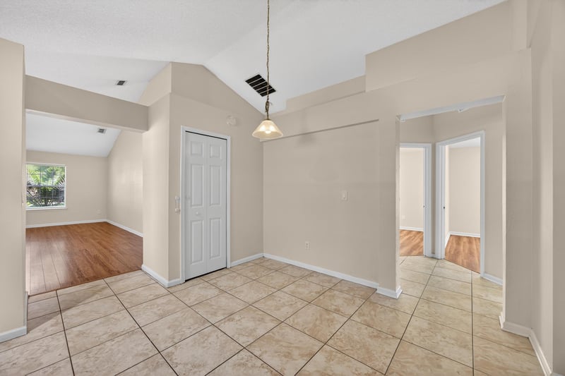 Photo 14 of 10908 Acorn Park Ct, Jacksonville, FL 32218, photographed by Megapixeler