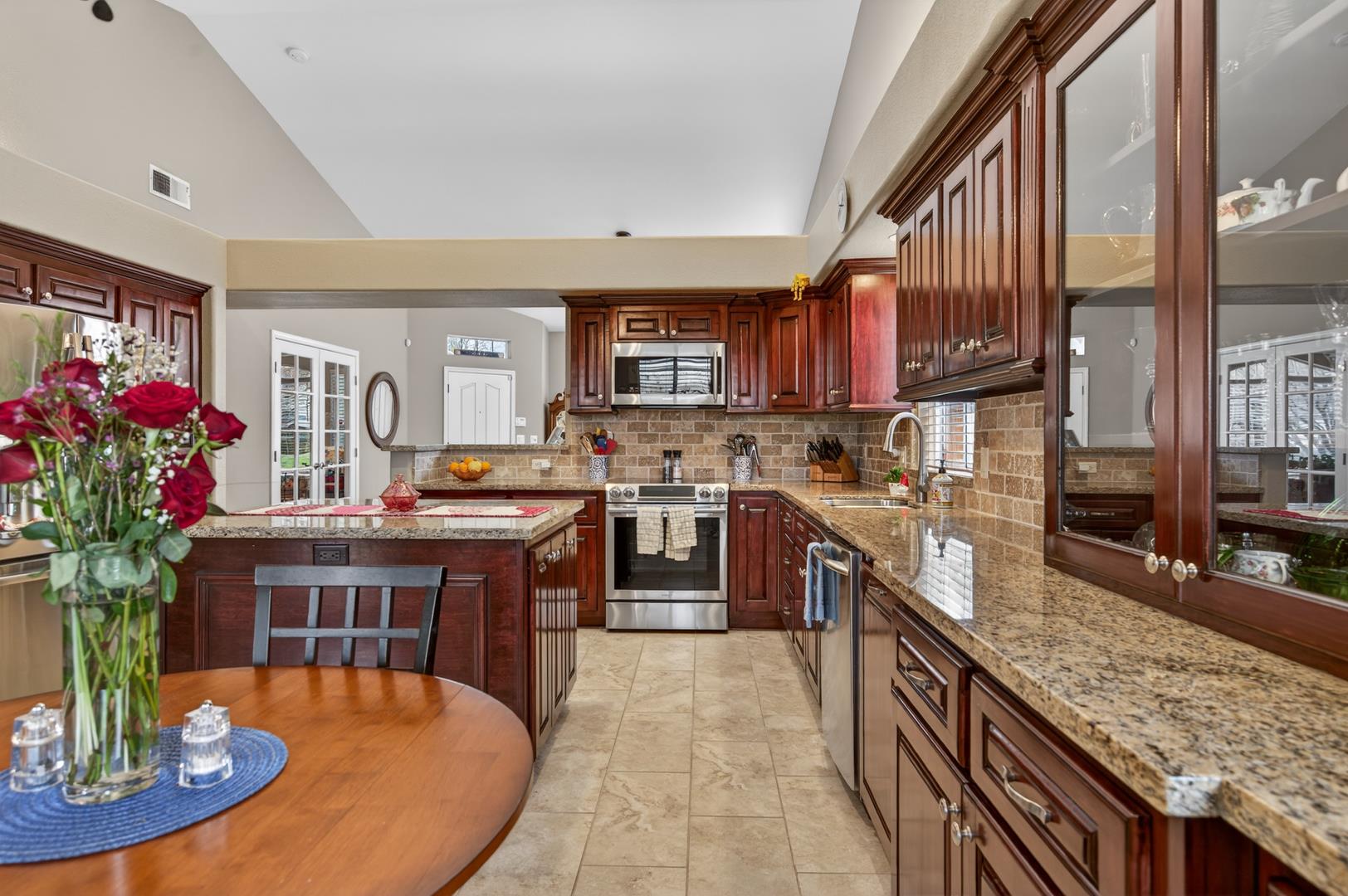 2450 E Fox Glen Ave, photo 15