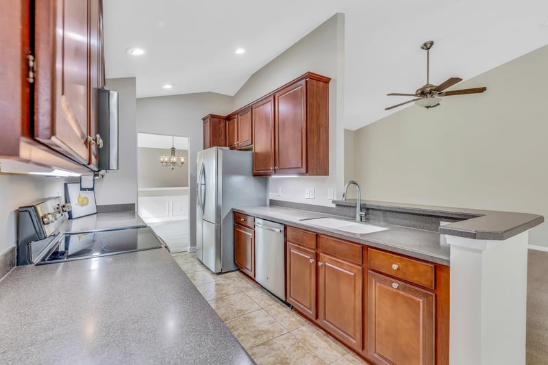 Photo 15 of 8665 Little Swift Cir, Jacksonville, FL 32256, photographed by Megapixeler