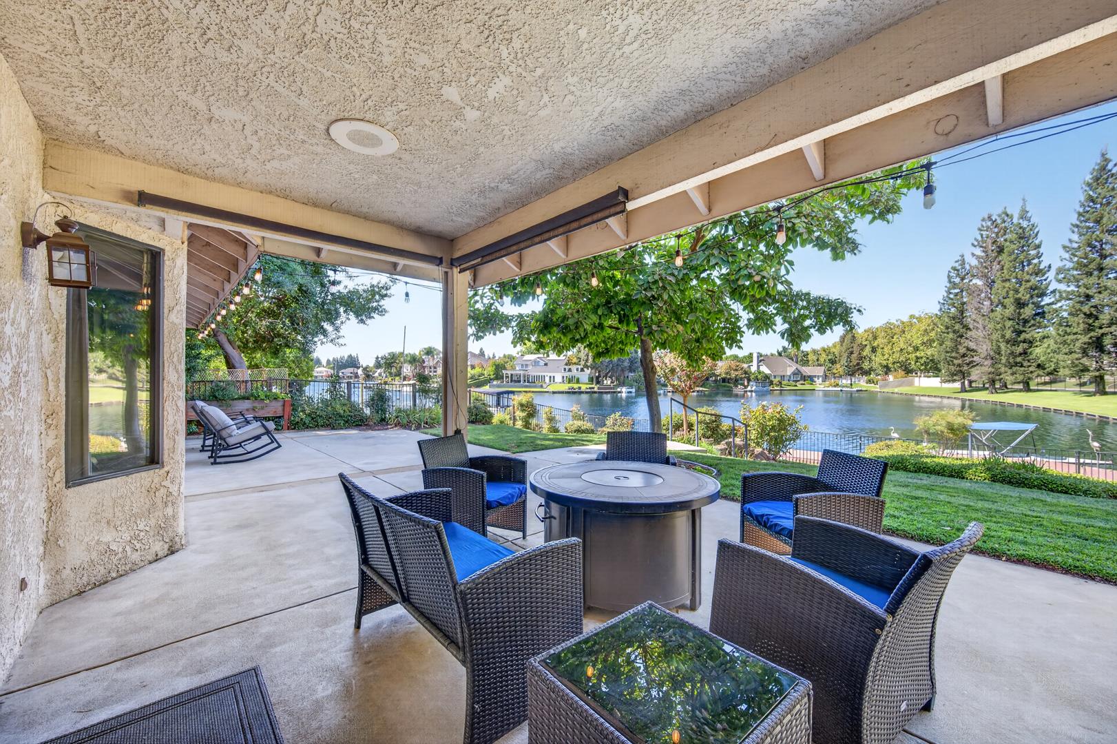 813 E Catalina Cir, photo 85