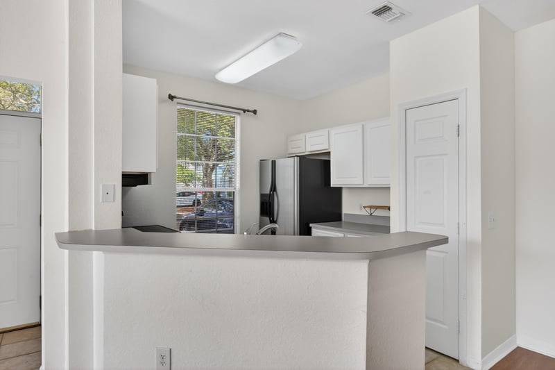 Photo 11 of 13703 Richmond Park Dr N #1402, Jacksonville, FL 32224, photographed by Megapixeler