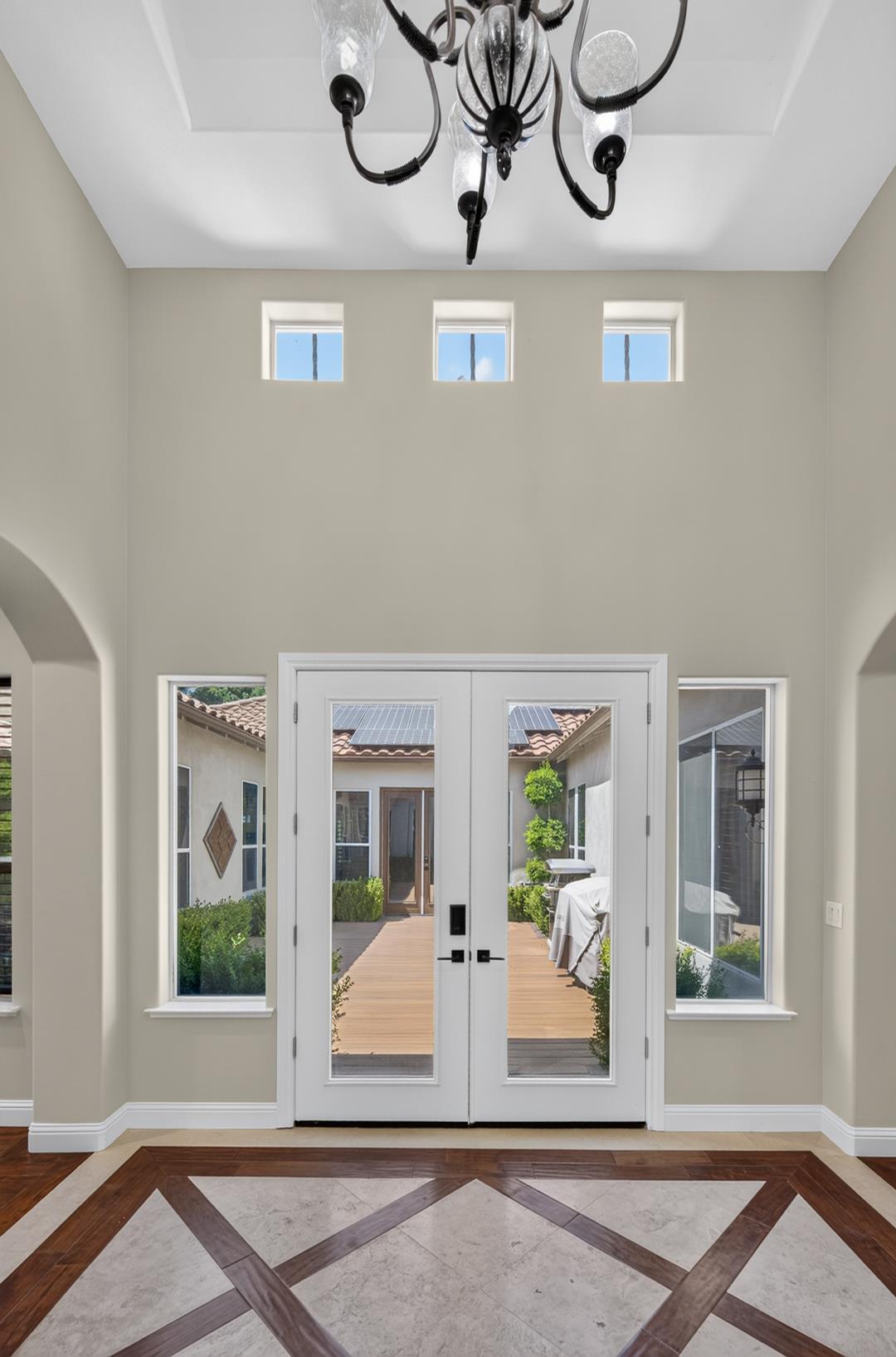 633 W Richmond Ave, photo 26