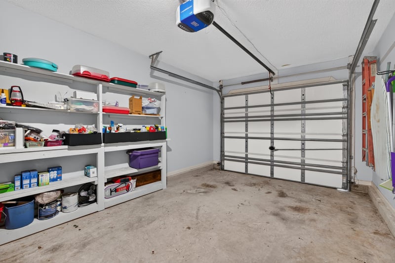 Laundry room with washer and dryer at 3067 Wavering Ln, Middleburg, FL 32068