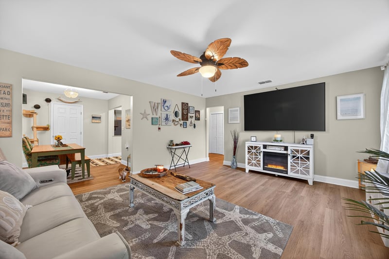 Photo 5 of 2712 Cherrywood Rd, Jacksonville, FL 32210, photographed by Megapixeler