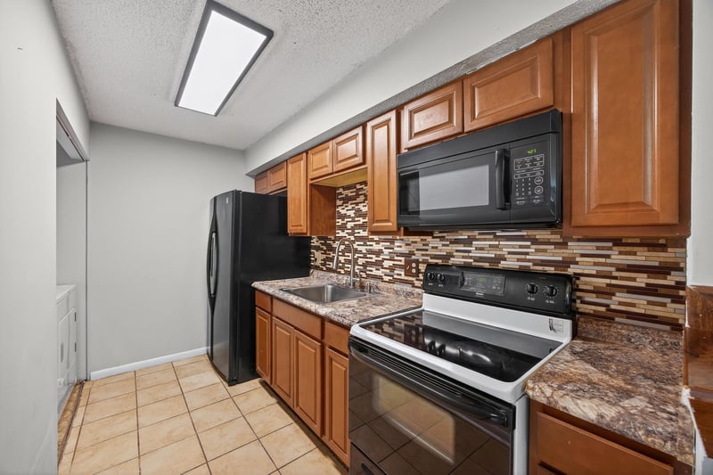 Photo 9 of 10711 Whispering Woods Pl #2, Jacksonville, FL 32246, photographed by Megapixeler