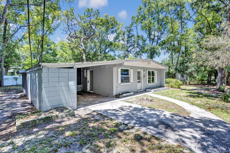 Photo 3 of 8916 Yeoman Dr, Jacksonville, FL 32208, photographed by Megapixeler