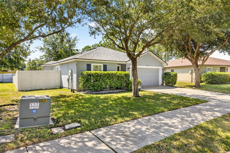Photo 3 of 12318 Anarania Dr, Jacksonville, FL 32220, photographed by Megapixeler