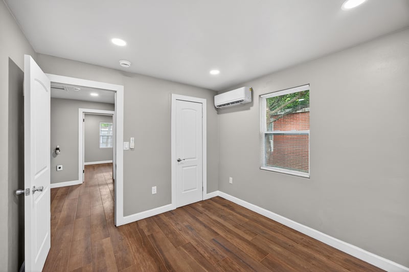 Photo 15 of 1741 Tyler St, Jacksonville, FL 32209, photographed by Megapixeler