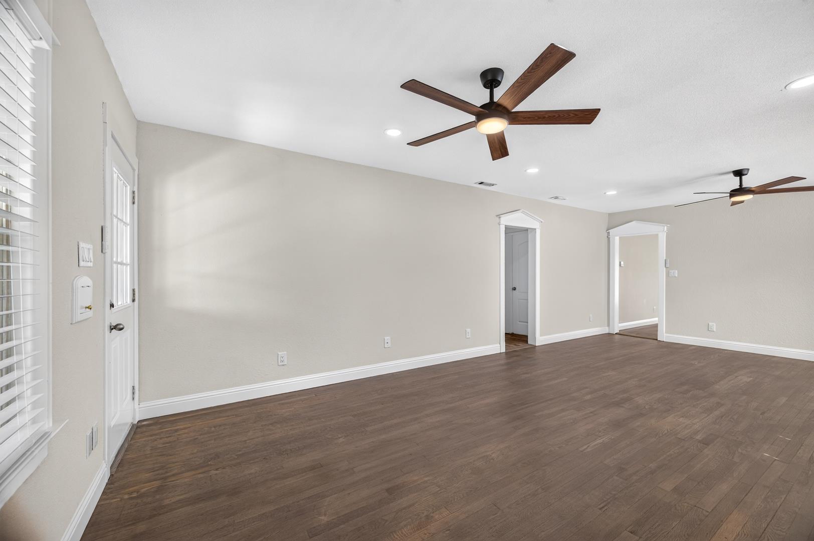 926 N Thorne Ave, photo 9