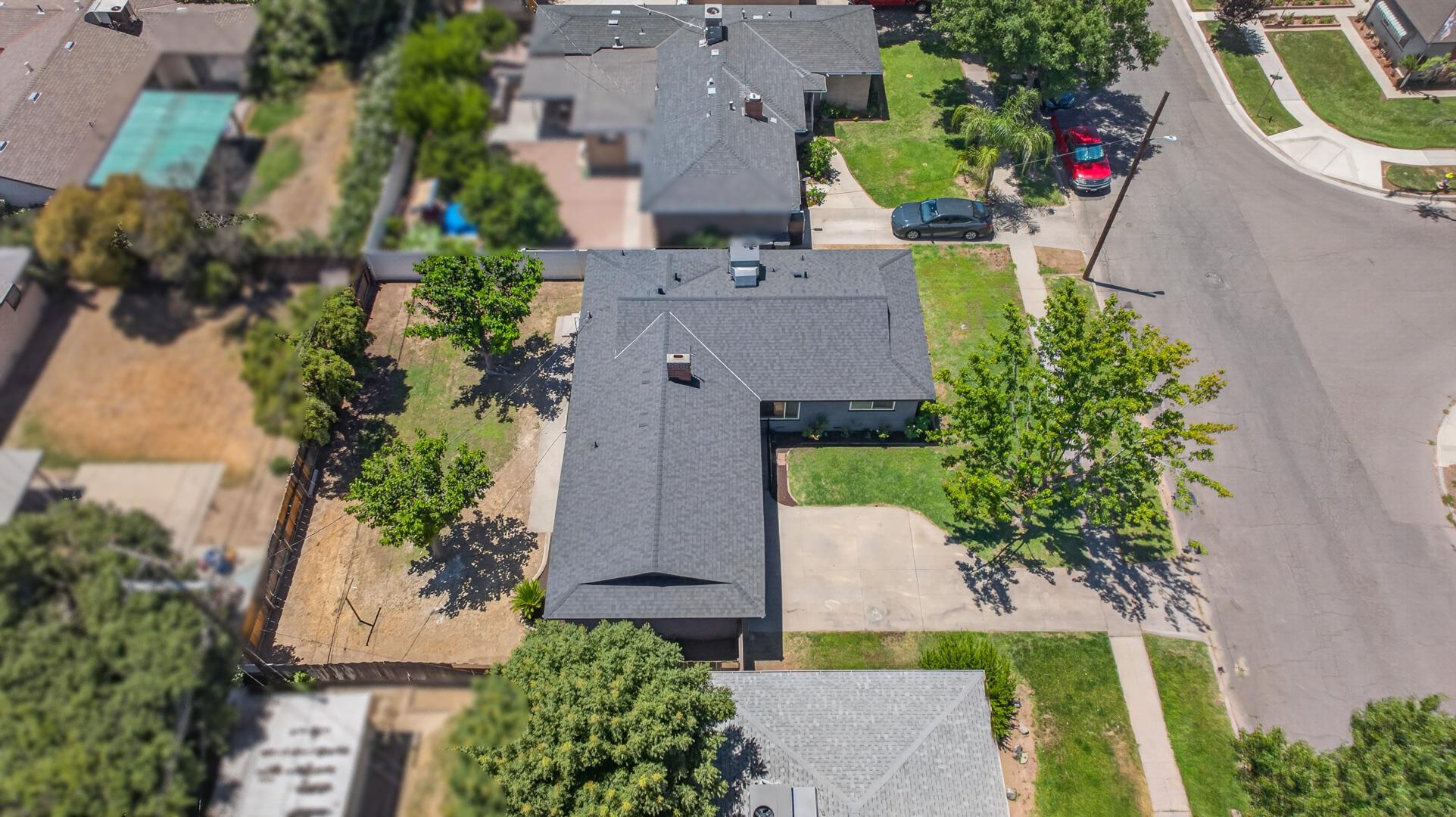 2302 E Fedora Ave, photo 12