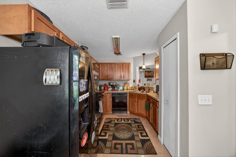 Photo 33 of 8849 Victoria Landing Dr W, Jacksonville, FL 32208, photographed by Megapixeler