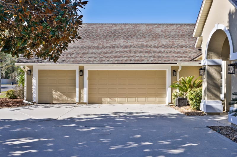 Garage Doors at 320 Talwood Trce, Jacksonville, FL 32259