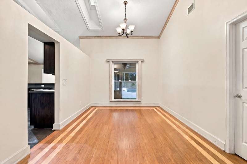 Empty room, photographed by Megapixeler on Winding Springs Ct, Jacksonville