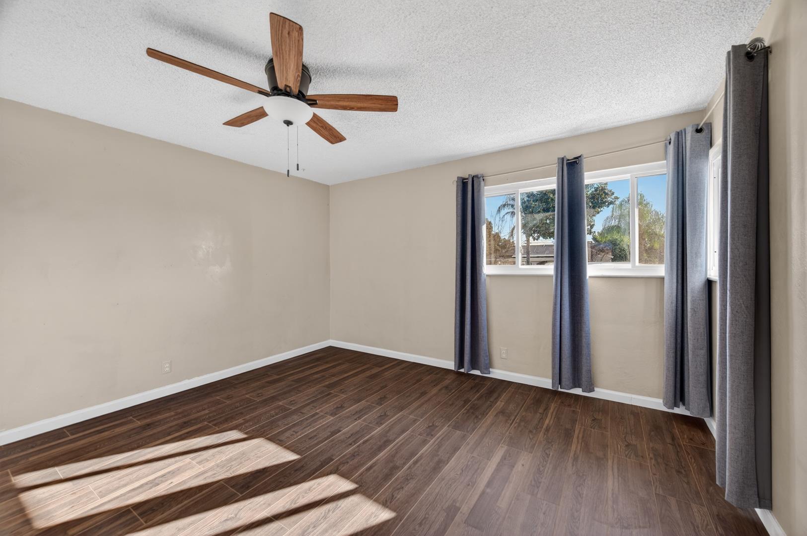 1524 W Fountain Way, photo 17