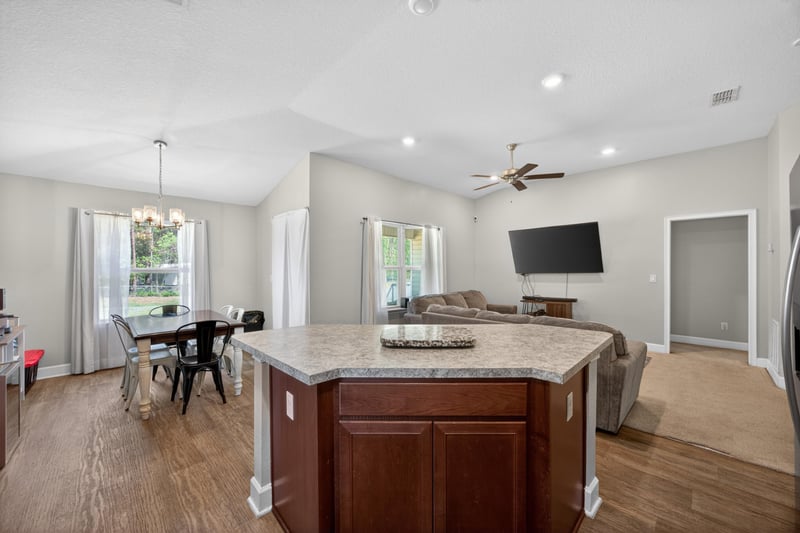 Photo 10 of 7841 Wyoming St, Jacksonville, FL 32220, photographed by Megapixeler