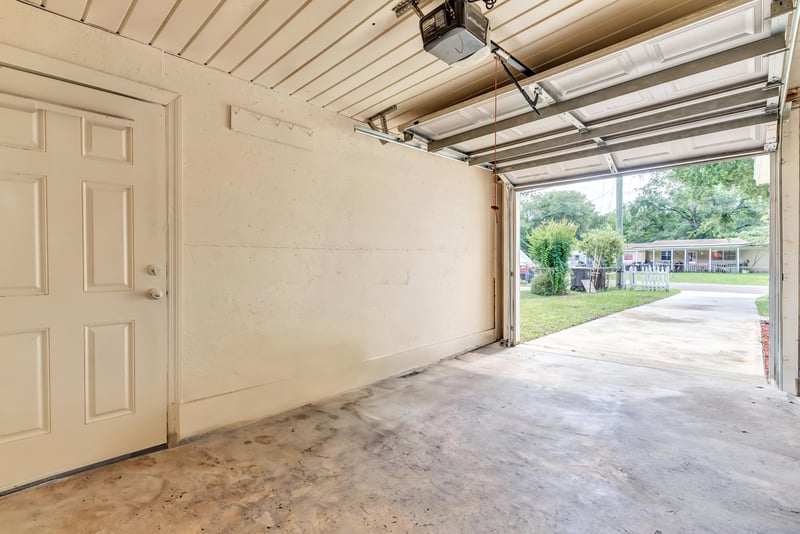 Garage 2 at 4407 Melvin Cir E, Jacksonville, FL 32210