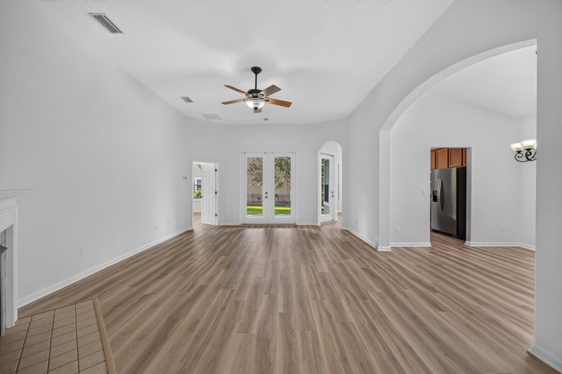 Entry hallway with tile floor and arched doorway at 3101 E Banister Rd, St. Augustine, FL 32092