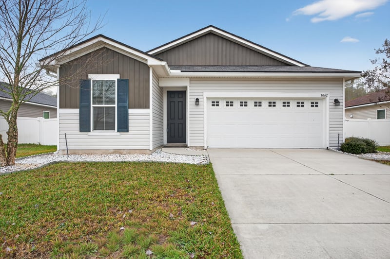Front Close at 1062 Persimmon Dr, Middleburg, FL 32068