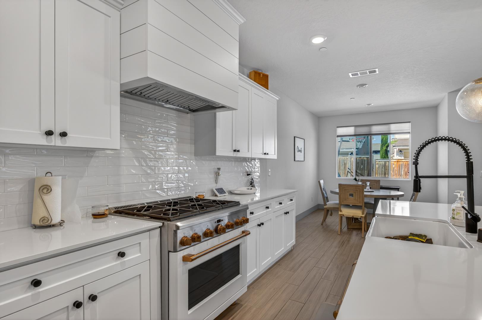 2086 N Phillip Ave, photo 33