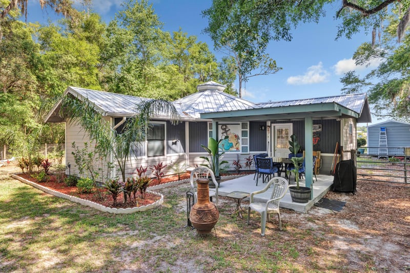 Photo 25 of 185 Violet Cir, Interlachen, FL 32148, photographed by Megapixeler