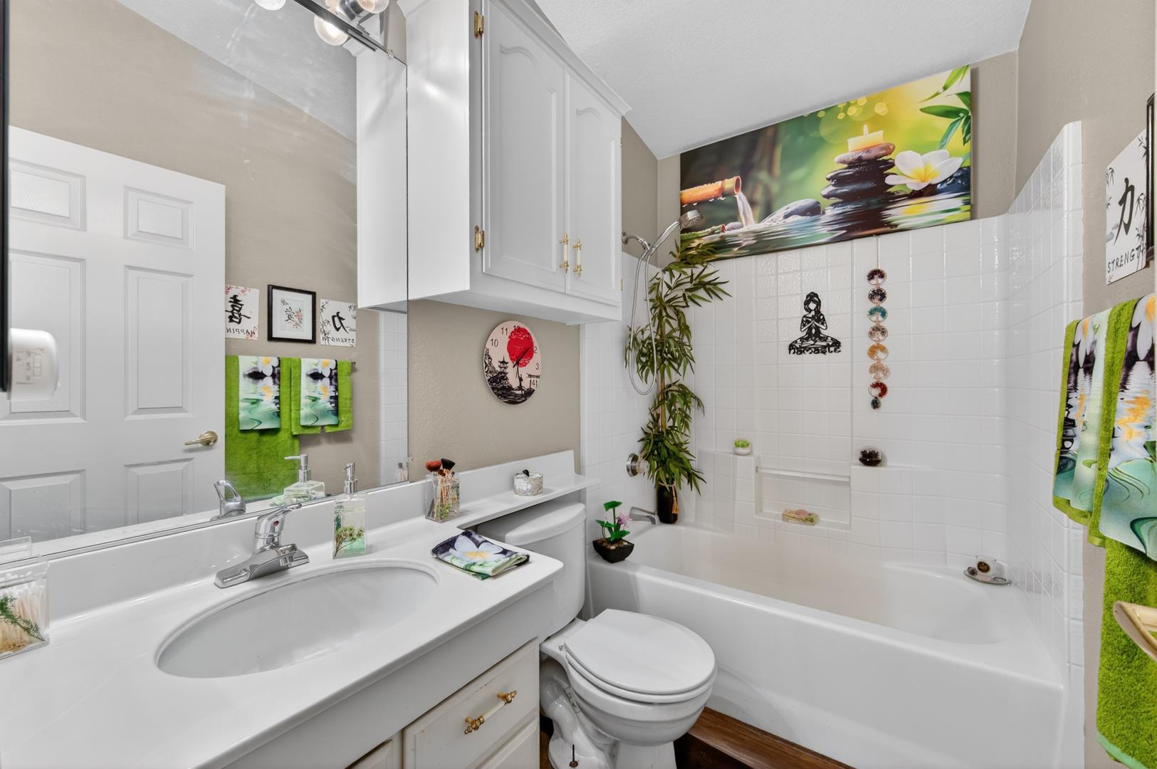 105 W Herndon #3, photo 29