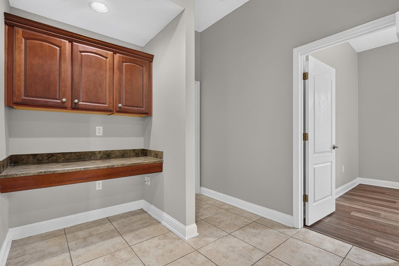 Laundry room with cabinets and counter space at 4109 Eagle Landing Pkwy, Orange Park, FL 32065