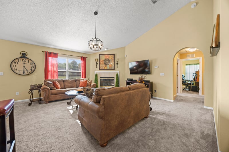 Photo 18 of 10907 Taurina Ridge Dr, Jacksonville, FL 32218, photographed by Megapixeler