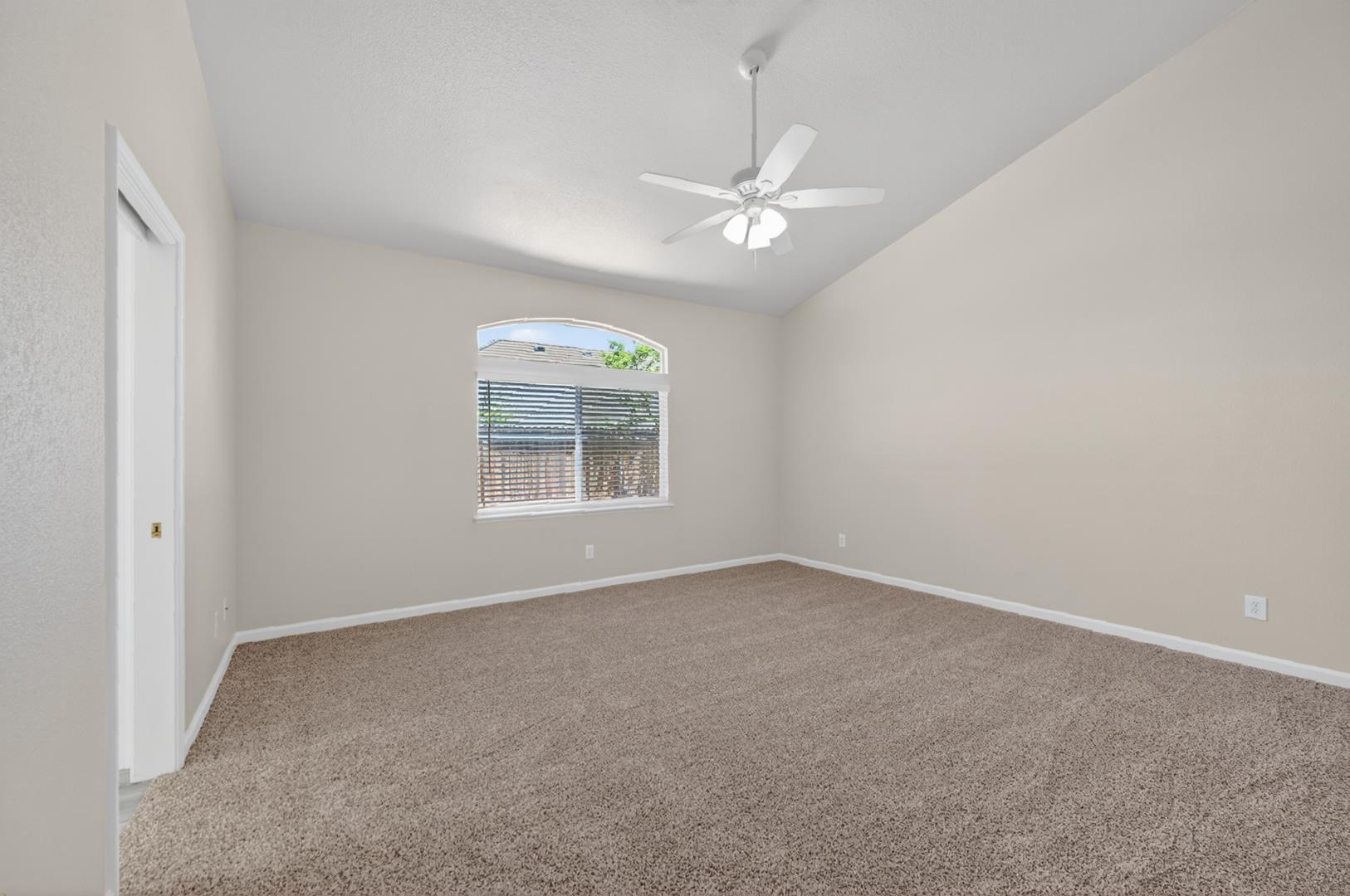 2228 E Yeargin Dr, photo 33
