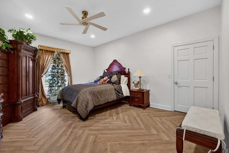Bedroom 2 at 7987 Hollyridge Rd, Jacksonville, FL 32256