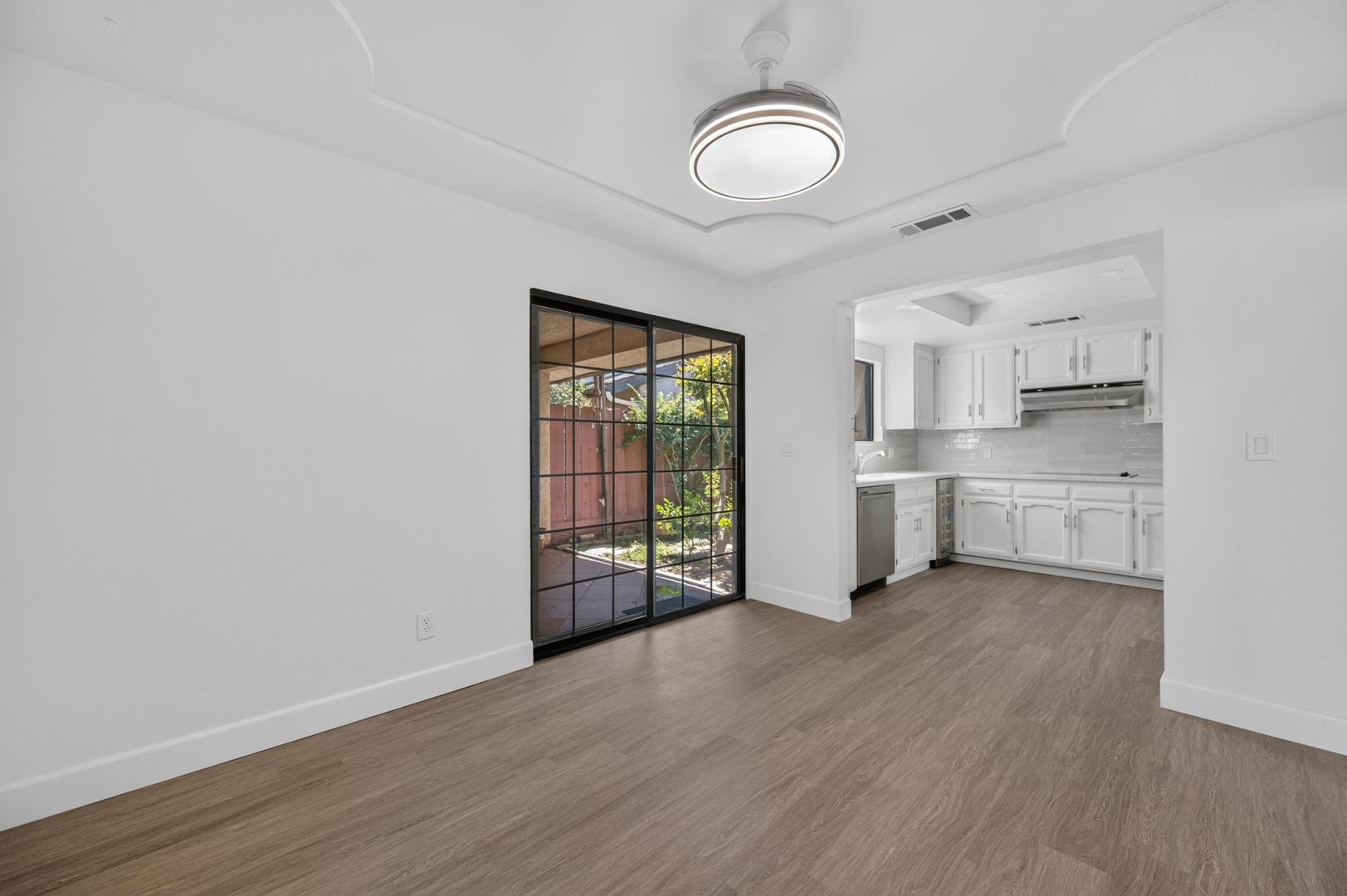 1657 Willow Ave, photo 31