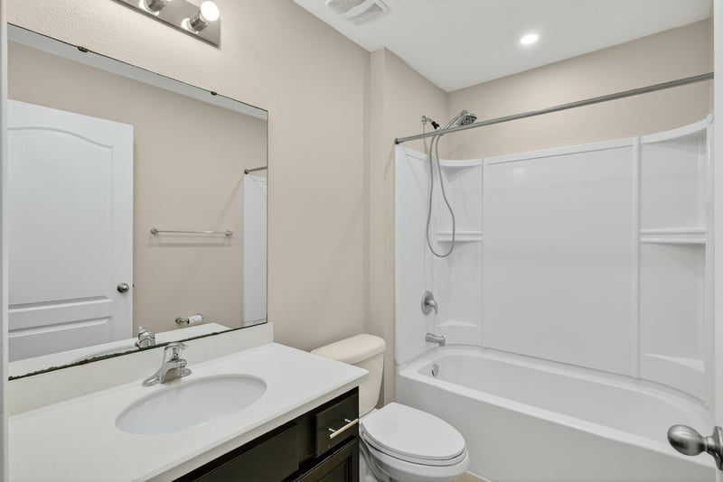 Main Bathroom at 15885 Bainebridge Dr, Jacksonville, FL 32218