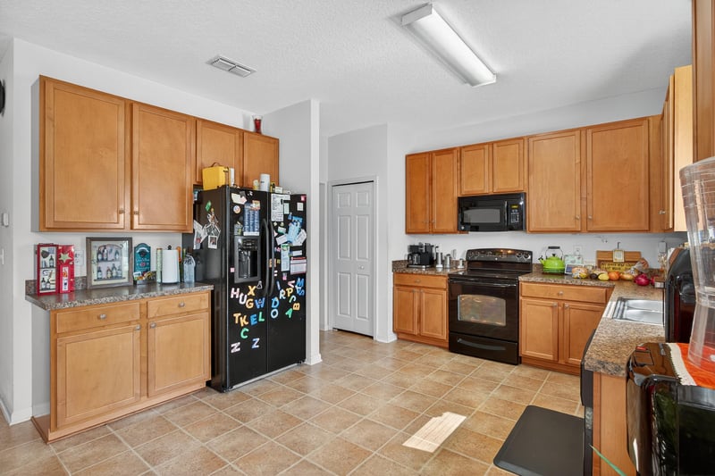 Photo 18 of 6054 Chestnut Gelding Ln, Jacksonville, FL 32234, photographed by Megapixeler