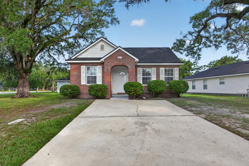 Photo 36 of 821 Oak Arbor Cir, Jacksonville, FL 32206, photographed by Megapixeler