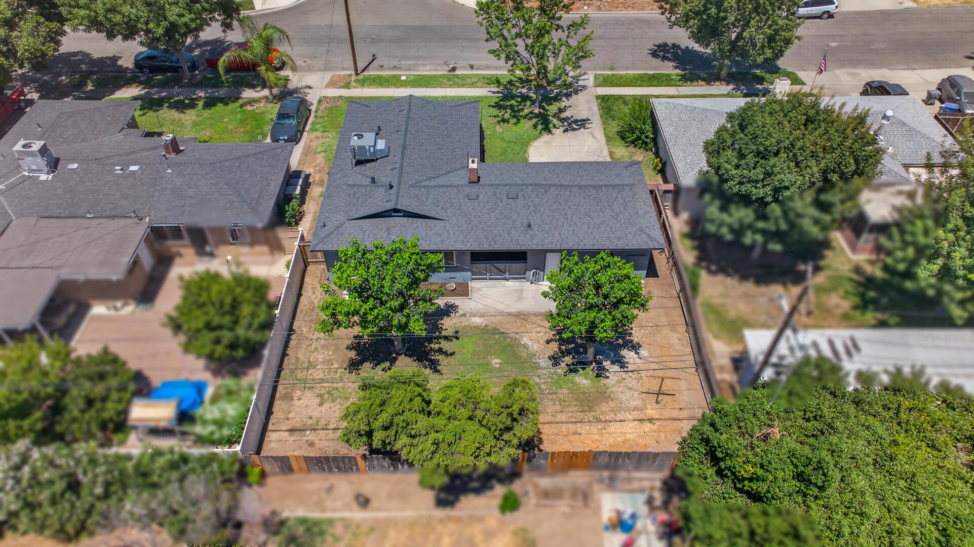 2302 E Fedora Ave, photo 10