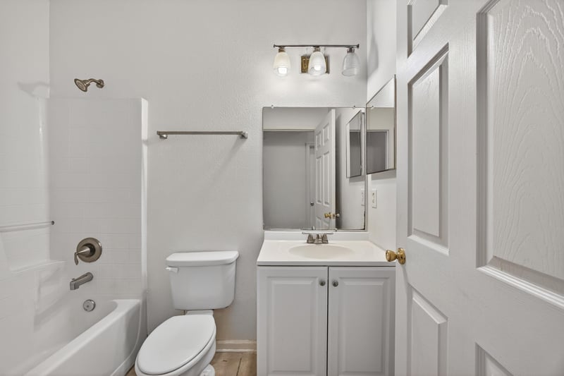 Photo 25 of 821 Oak Arbor Cir, Jacksonville, FL 32206, photographed by Megapixeler