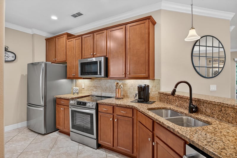 Kitchen at 11736 Surfbird Cir, Jacksonville, FL 32256