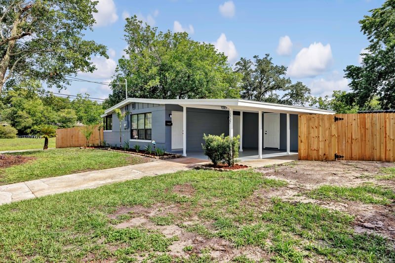 Photo 2 of 10707 Indies Dr N, Jacksonville, FL 32246, photographed by Megapixeler